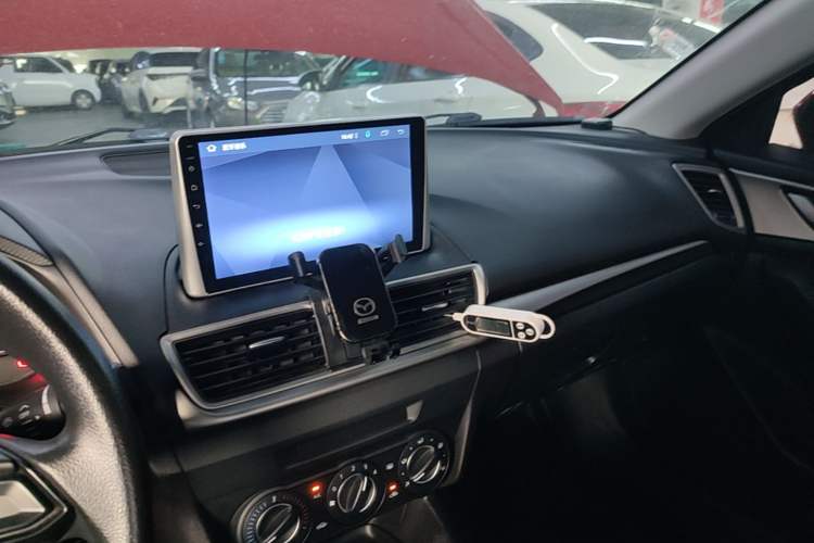 Used Mazda 3 Axela 2017 Sedan 1.5L Automatic Comfort Model Emission Standard China V Center Console