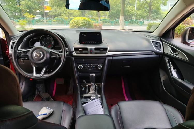 Used Mazda 3 Axela 2017 Hatchback 1.5L Automatic Luxury Model China VI Standard Center Console