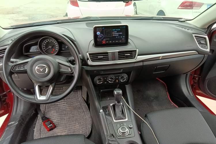 Used Mazda 3 Axela 2017 Sedan 1.5L Automatic Comfort Model Emission Standard China V Center Console
