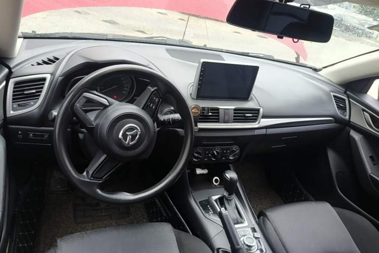 Used Mazda 3 Axela 2017 Hatchback 1.5L Automatic Comfort Model Emission Standard China V Center Console