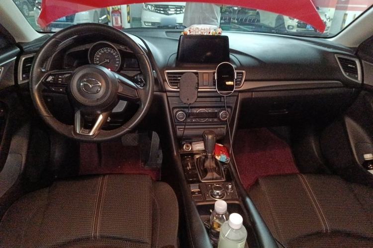 Used Mazda 3 Axela 2017 Hatchback 2.0L Automatic Luxury Model China VI Standard Center Console