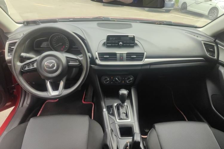 Used Mazda 3 Axela 2017 Hatchback 1.5L Automatic Comfort Model China VI Standard Center Console