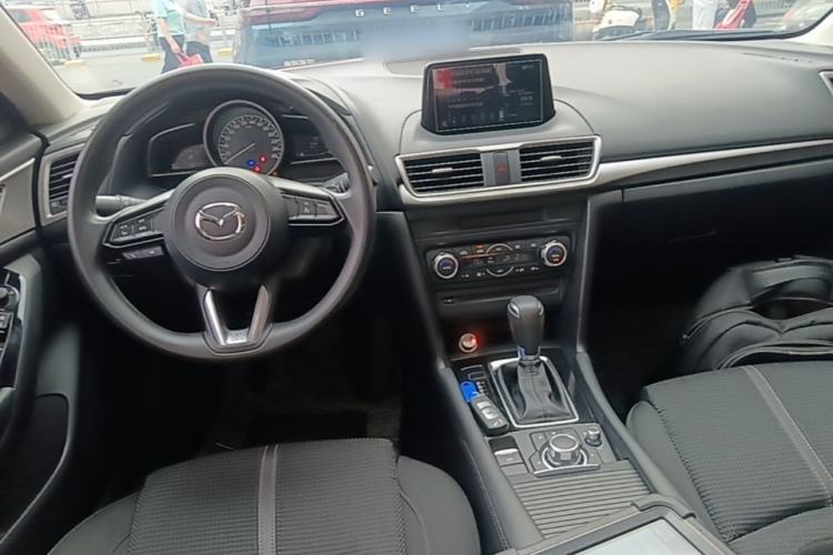 Used Mazda 3 Axela 2017 Sedan 1.5L Automatic Luxury Model China VI Standard Center Console