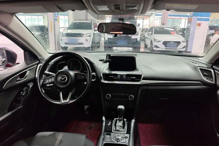 Used Mazda 3 Axela 2017 Hatchback 1.5L Automatic Luxury Model Emission Standard China V Center Console