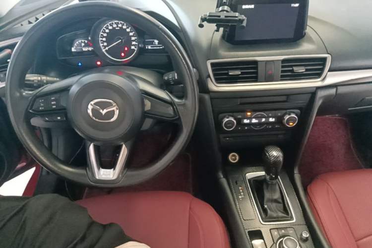 Used Mazda 3 Axela 2017 Sedan 1.5L Automatic Luxury Model Emission Standard China V Center Console