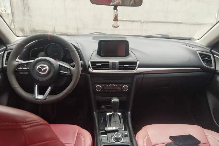 Used Mazda 3 Axela 2017 Sedan 1.5L Automatic Luxury Model Emission Standard China V Center Console