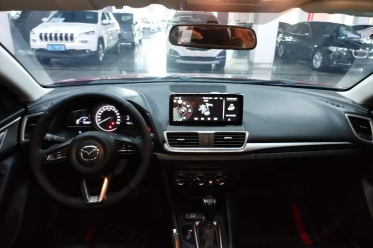 Used Mazda 3 Axela 2017 Hatchback 1.5L Automatic Comfort Model Emission Standard China V Center Console
