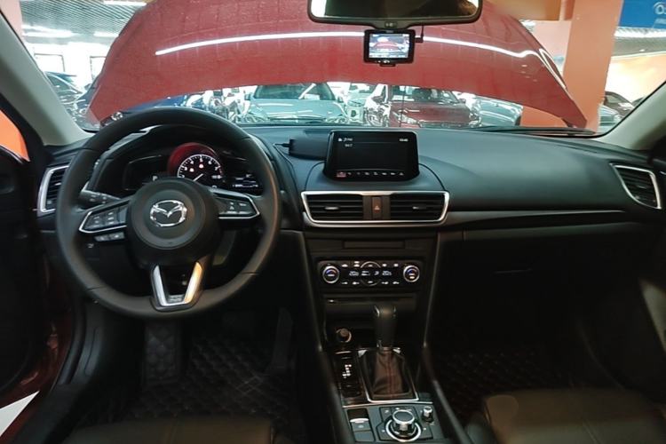 Used Mazda 3 Axela 2017 Hatchback 2.0L Automatic Sport Model China V Emission Standard Center Console