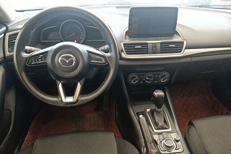 Used Mazda 3 Axela 2017 Sedan 1.5L Automatic Comfort Model China VI Standard Center Console
