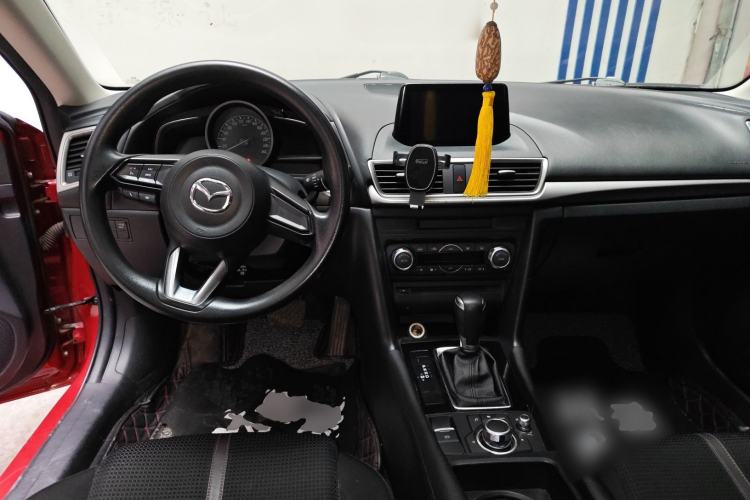 Used Mazda 3 Axela 2017 Hatchback 1.5L Automatic Luxury Model Emission Standard China V Center Console