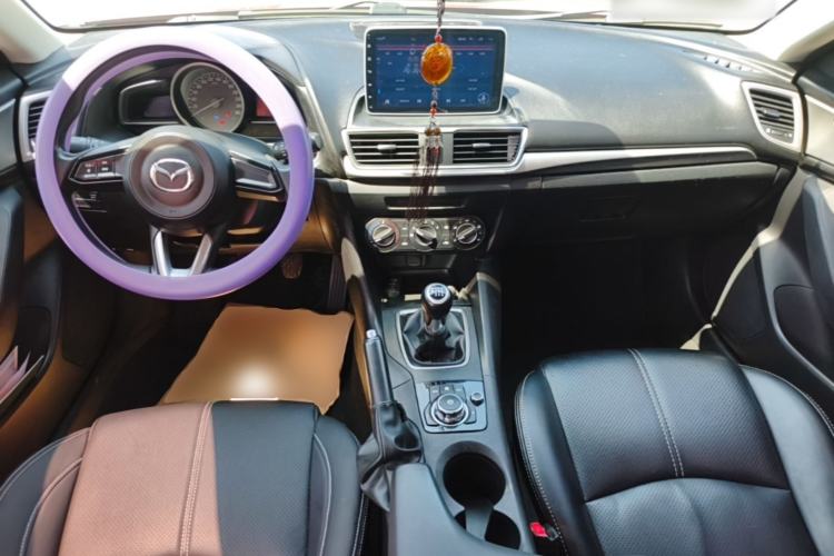 Used Mazda 3 Axela 2017 Sedan 1.5L Manual Comfort Model Emission Standard China V Center Console