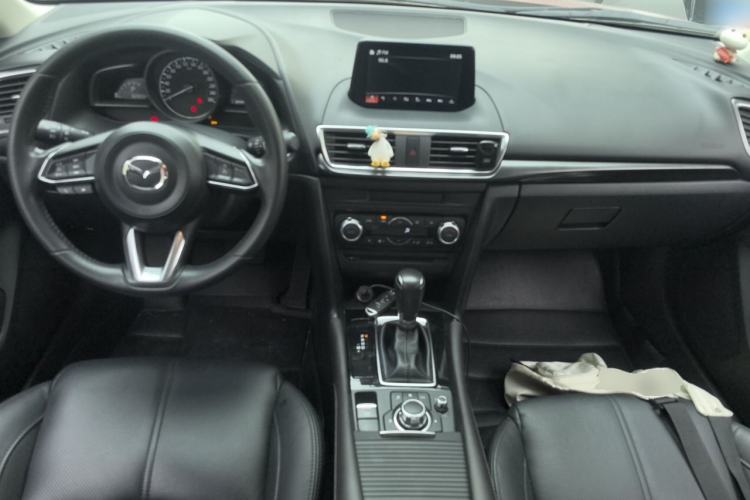Used Mazda 3 Axela 2017 Sedan 2.0L Automatic Prestige Model China V Standard Center Console
