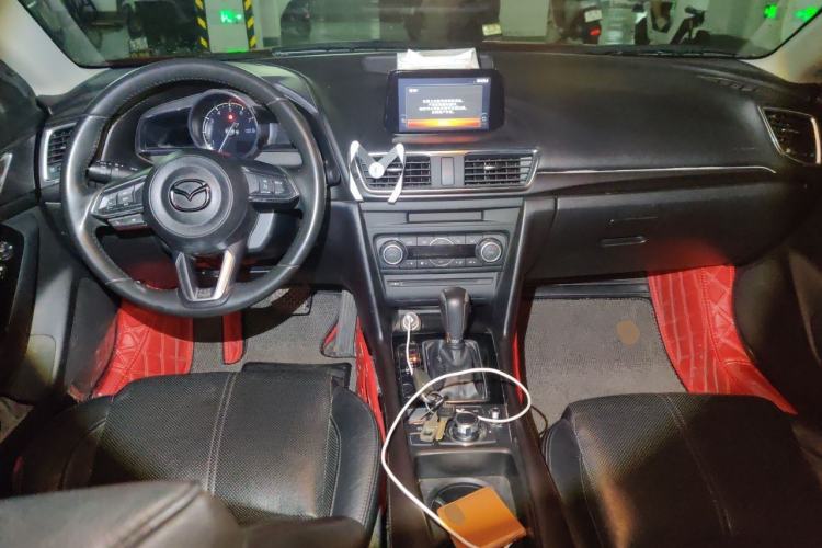Used Mazda 3 Axela 2017 Sedan 2.0L Automatic Flagship Model China V Standard Center Console