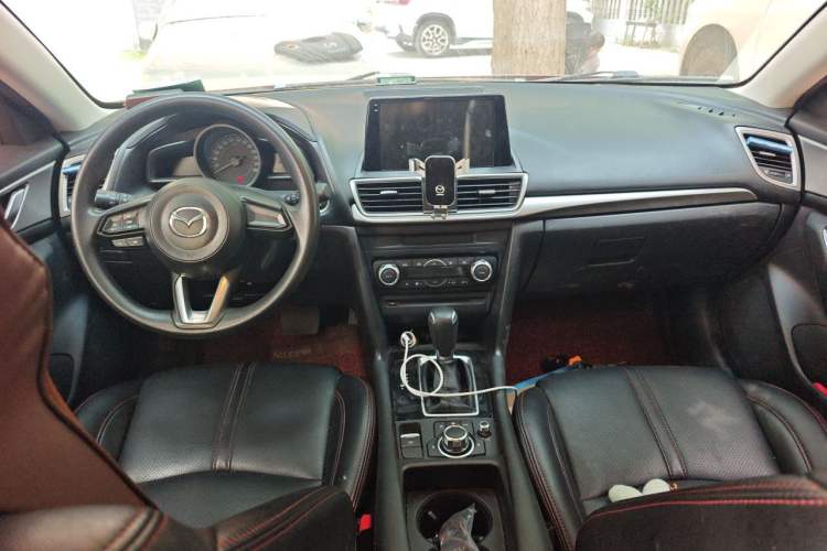 Used Mazda 3 Axela 2017 Hatchback 1.5L Automatic Luxury Model Emission Standard China V Center Console