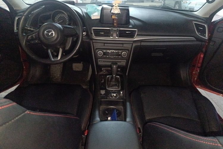 Used Mazda 3 Axela 2017 Hatchback 2.0L Automatic Luxury Model Emission Standard China V Center Console
