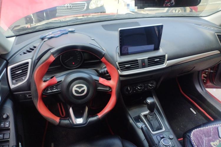 Used Mazda 3 Axela 2017 Sedan 1.5L Automatic Comfort Model Emission Standard China V Center Console