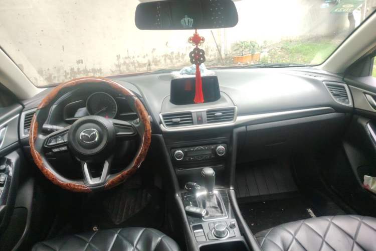 Used Mazda 3 Axela 2017 Sedan 1.5L Automatic Luxury Model Emission Standard China V Center Console