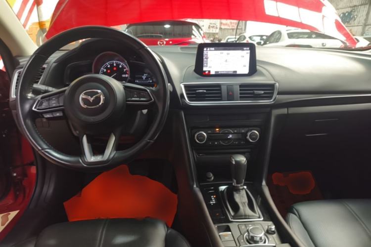 Used Mazda 3 Axela 2017 Hatchback 2.0L Automatic Sport Model China V Emission Standard Center Console
