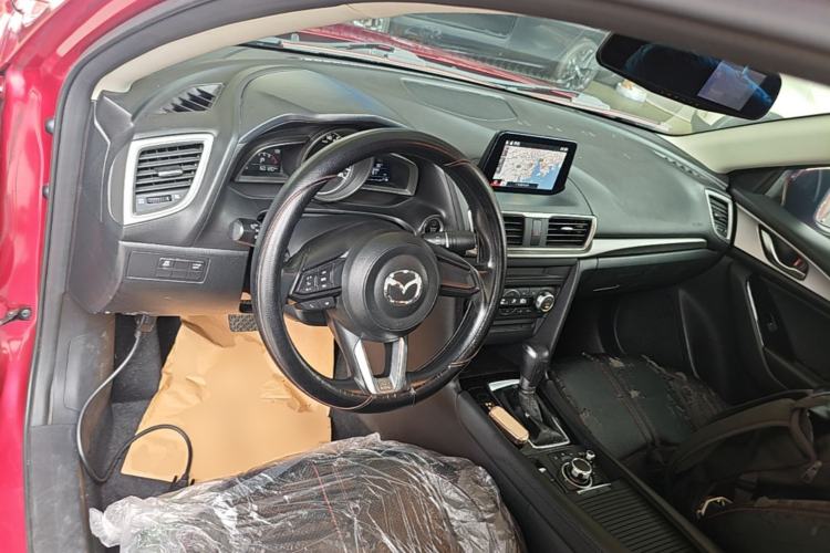 Used Mazda 3 Axela 2017 Sedan 1.5L Automatic Luxury Model Emission Standard China V Center Console