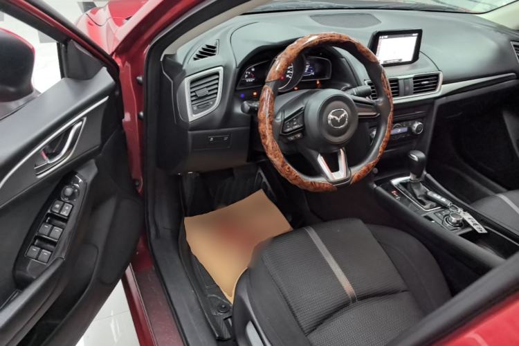 Used Mazda 3 Axela 2017 Sedan 1.5L Automatic Luxury Model Emission Standard China V Driver Seat