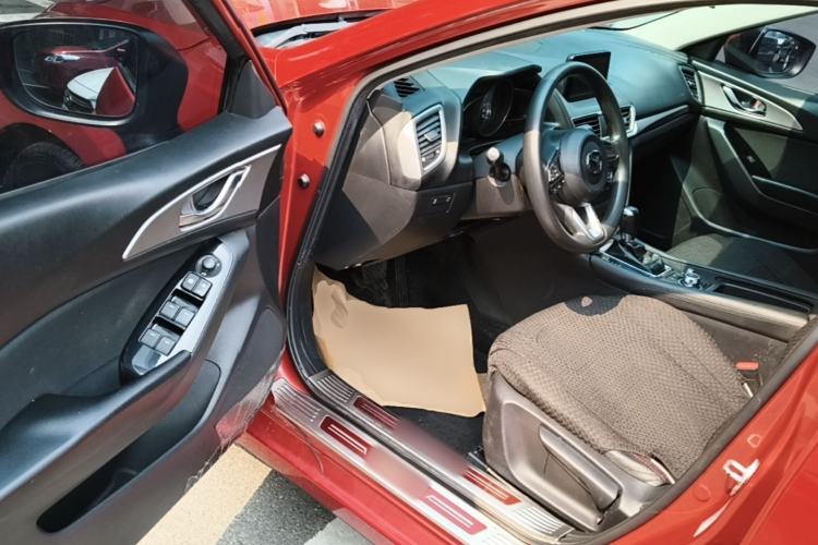 Used Mazda 3 Axela 2017 Sedan 1.5L Automatic Luxury Model Emission Standard China V Driver Seat