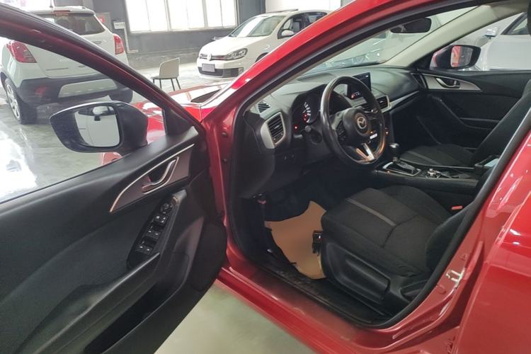 Used Mazda 3 Axela 2017 Sedan 1.5L Automatic Luxury Model Emission Standard China V Driver Seat