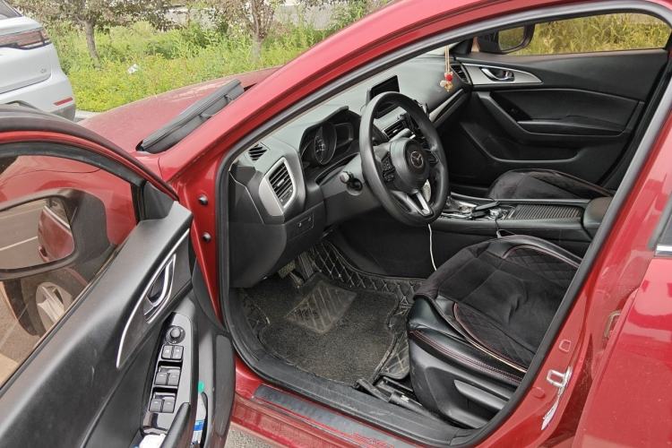 Used Mazda 3 Axela 2017 Sedan 1.5L Automatic Luxury Model Emission Standard China V Driver Seat