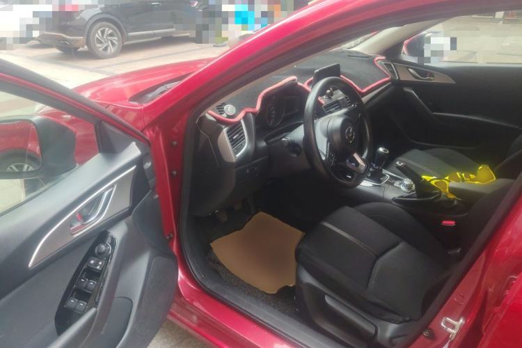 Used Mazda 3 Axela 2017 Sedan 1.5L Manual Luxury Model Emission Standard China V Driver Seat