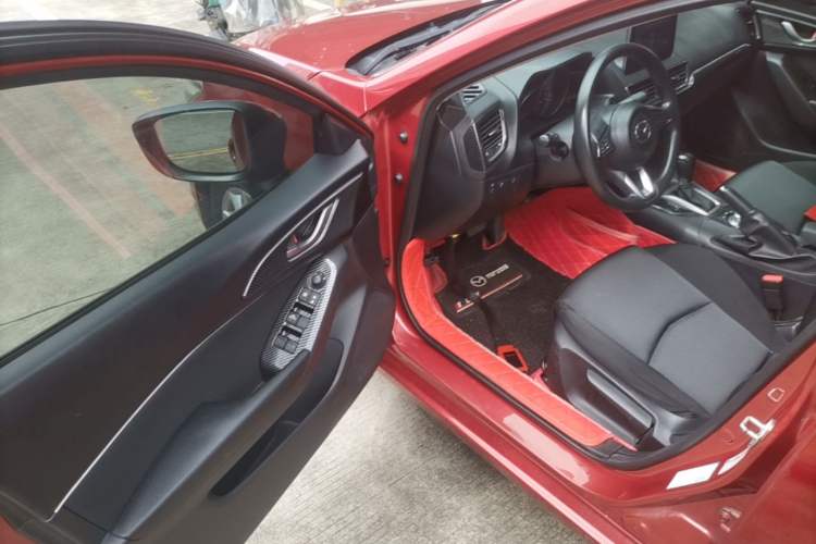 Used Mazda 3 Axela 2017 Sedan 1.5L Automatic Comfort Model Emission Standard China V Driver Seat