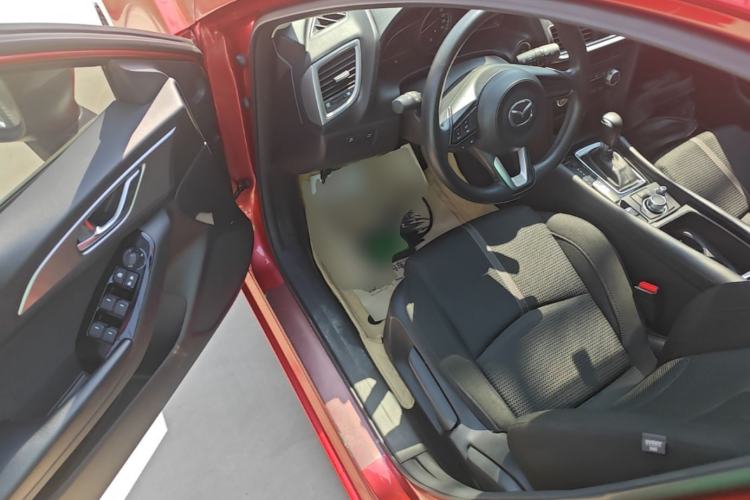 Used Mazda 3 Axela 2017 Hatchback 1.5L Automatic Luxury Model Emission Standard China V Driver Seat