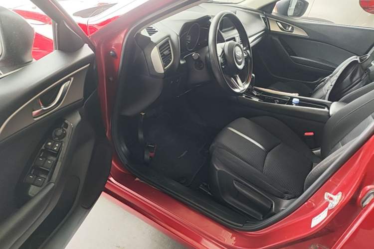 Used Mazda 3 Axela 2017 Sedan 1.5L Automatic Luxury Model Emission Standard China V Driver Seat