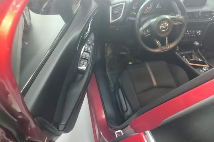 Used Mazda 3 Axela 2017 Hatchback 2.0L Automatic Luxury Model Emission Standard China V Driver Seat