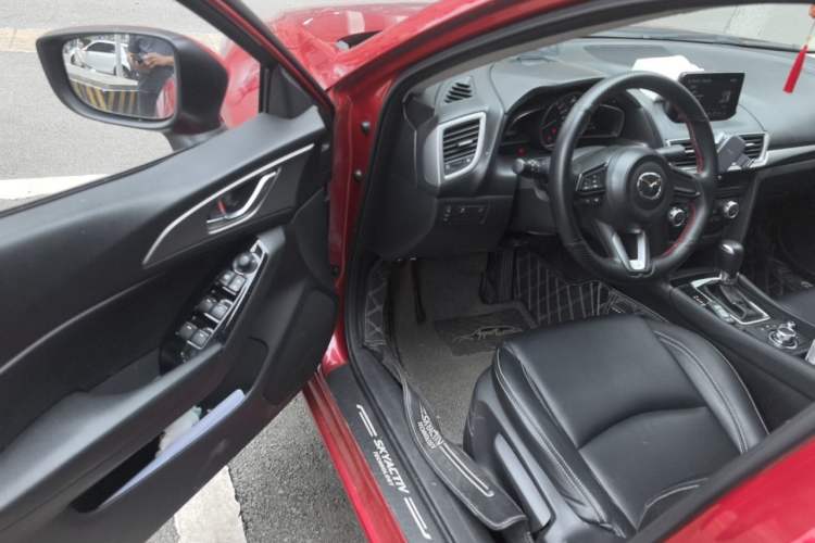 Used Mazda 3 Axela 2017 Sedan 1.5L Automatic Luxury Model Emission Standard China V Driver Seat