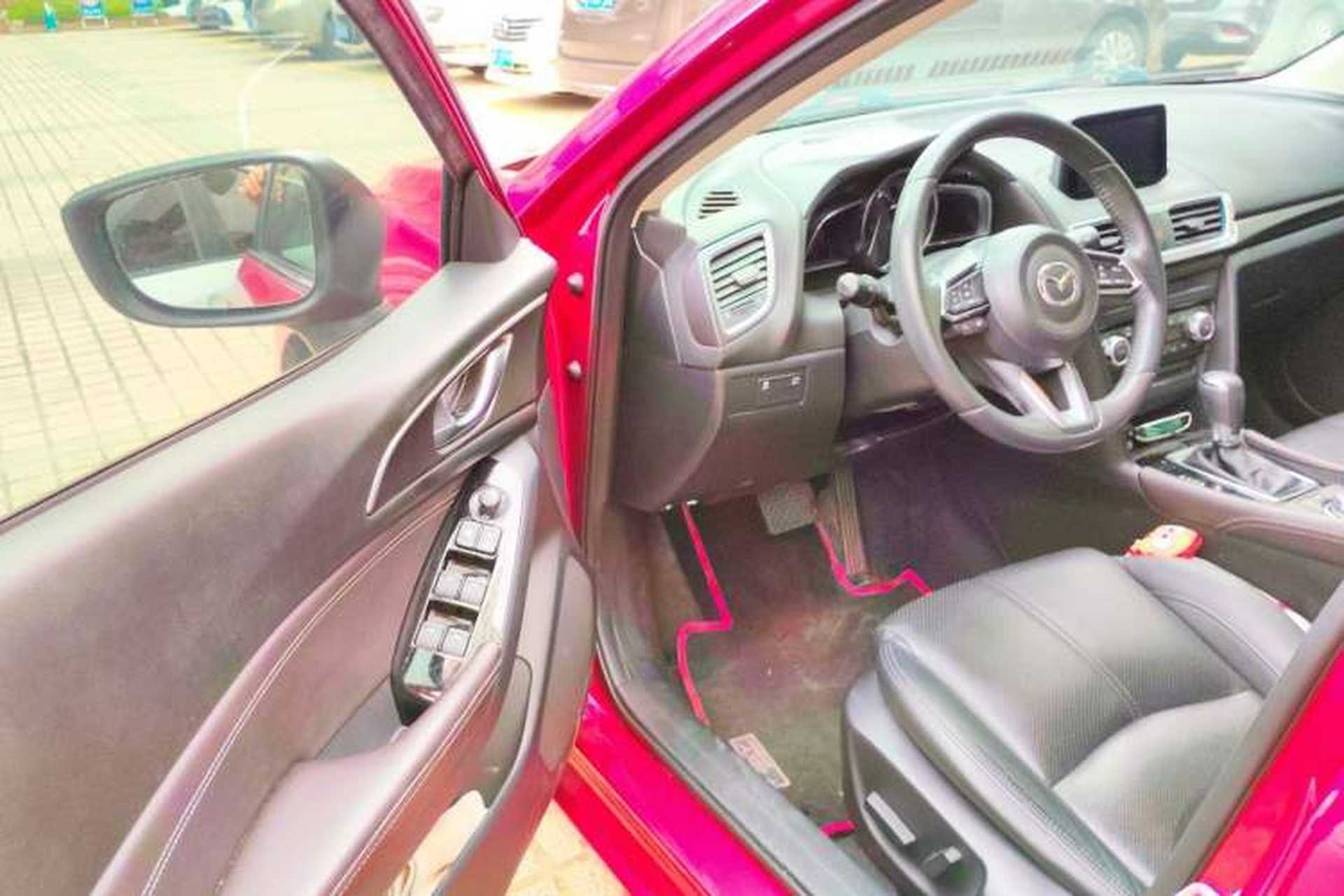 Used Mazda 3 Axela 2017 Hatchback 2.0L Automatic Sport Model China V Emission Standard Driver Seat