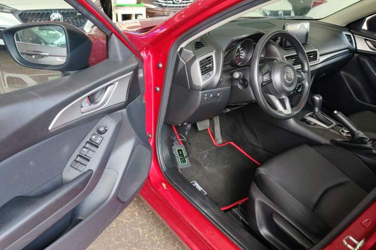 Used Mazda 3 Axela 2017 Sedan 1.5L Automatic Comfort Model Emission Standard China V Driver Seat