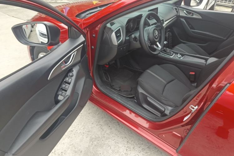 Used Mazda 3 Axela 2017 Sedan 1.5L Automatic Luxury Model Emission Standard China V Driver Seat