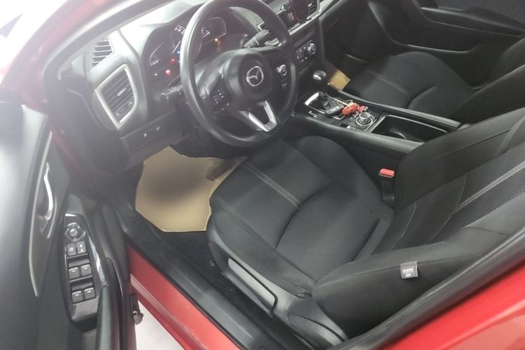 Used Mazda 3 Axela 2017 Sedan 1.5L Automatic Luxury Model Emission Standard China V Driver Seat