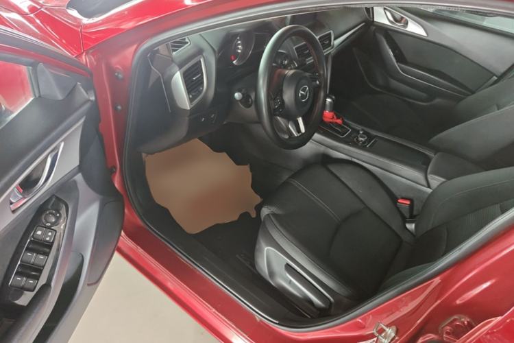 Used Mazda 3 Axela 2017 Sedan 1.5L Automatic Luxury Model Emission Standard China V Driver Seat
