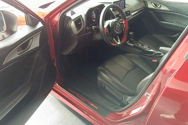 Used Mazda 3 Axela 2017 Hatchback 1.5L Automatic Comfort Model Emission Standard China V Driver Seat