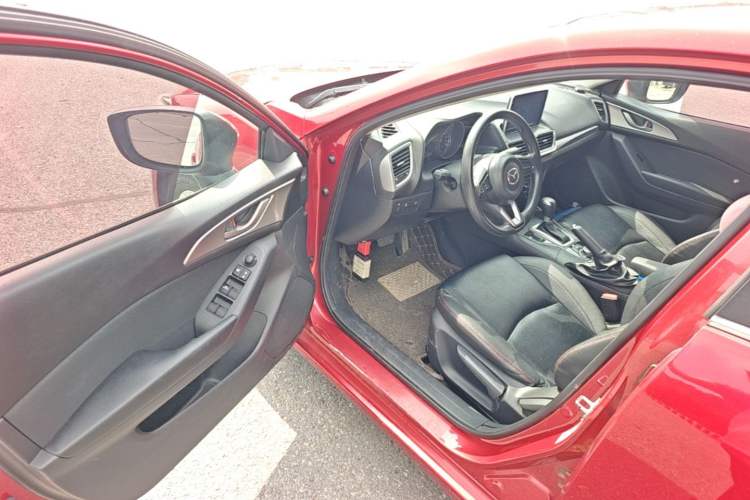 Used Mazda 3 Axela 2017 Sedan 1.5L Automatic Comfort Model Emission Standard China V Driver Seat