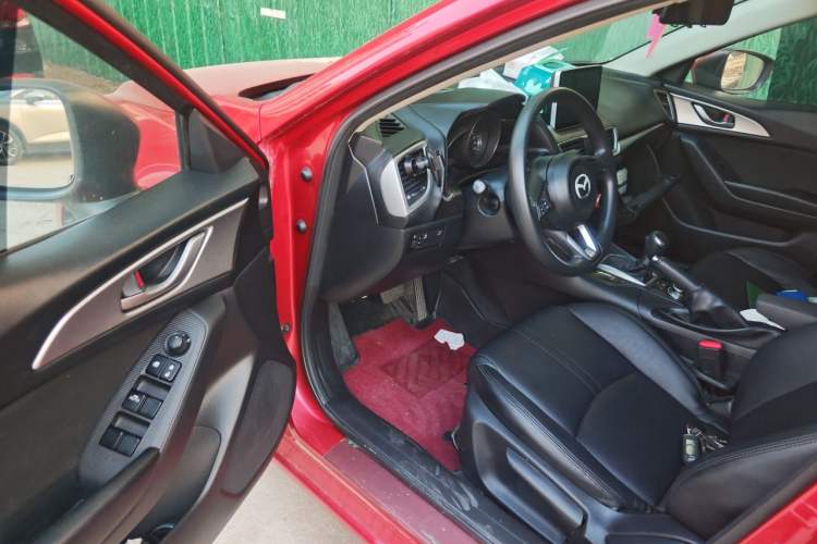 Used Mazda 3 Axela 2017 Sedan 1.5L Automatic Comfort Model Emission Standard China V Driver Seat