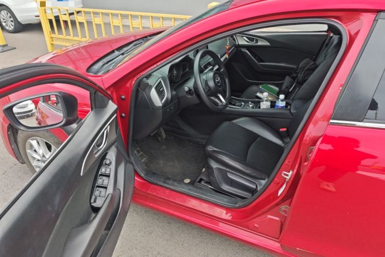Used Mazda 3 Axela 2017 Sedan 1.5L Automatic Luxury Model Emission Standard China V Driver Seat