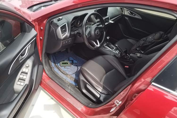 Used Mazda 3 Axela 2017 Sedan 1.5L Automatic Comfort Model Emission Standard China V Driver Seat