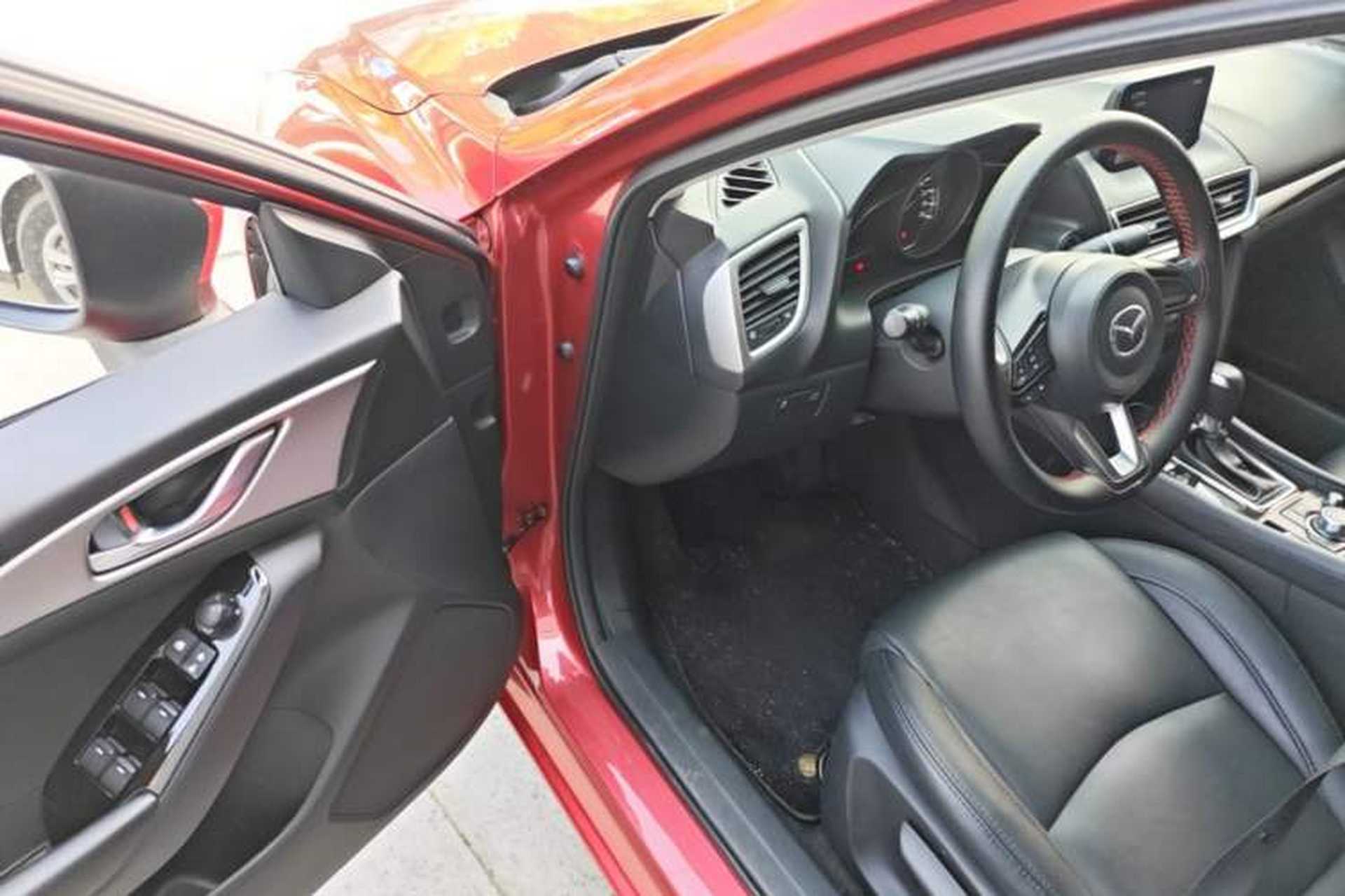 Used Mazda 3 Axela 2017 Sedan 1.5L Automatic Luxury Model Emission Standard China V Driver Seat