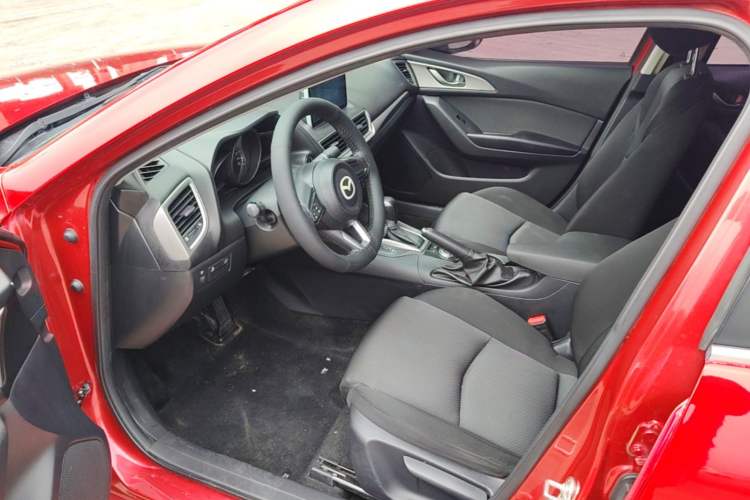 Used Mazda 3 Axela 2017 Sedan 1.5L Automatic Comfort Model Emission Standard China V Driver Seat
