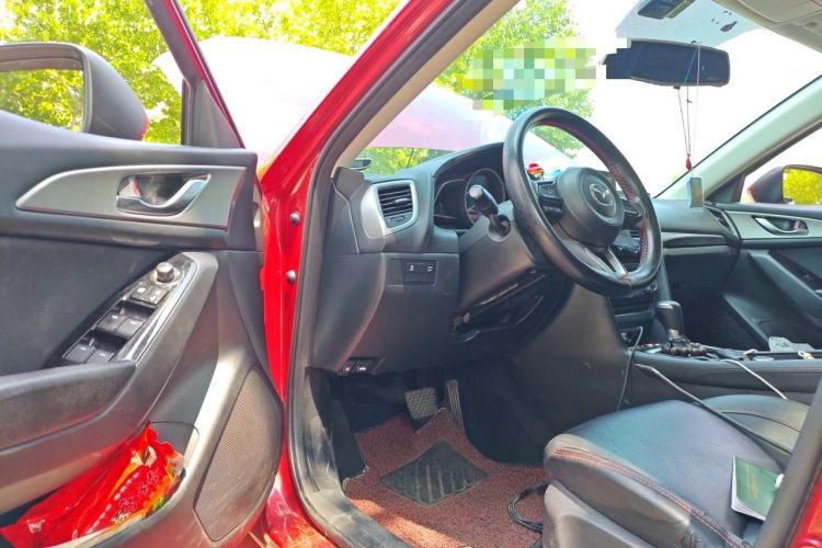 Used Mazda 3 Axela 2017 Hatchback 1.5L Automatic Luxury Model Emission Standard China V Driver Seat