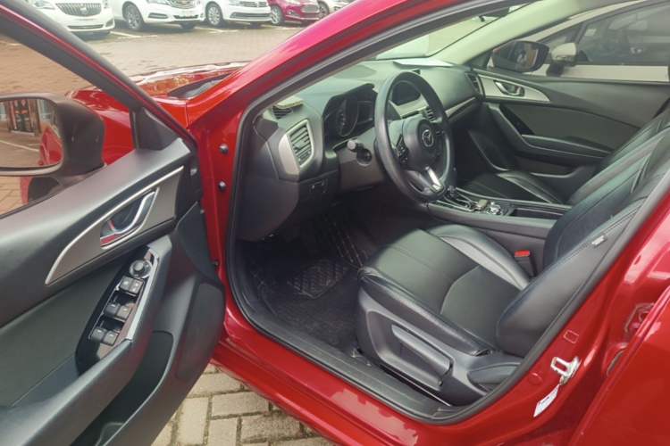 Used Mazda 3 Axela 2017 Sedan 1.5L Automatic Luxury Model Emission Standard China V Driver Seat