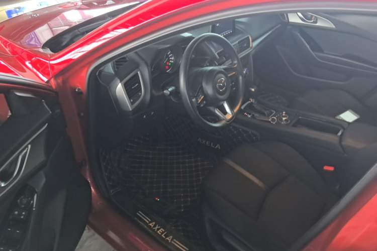 Used Mazda 3 Axela 2017 Sedan 1.5L Automatic Luxury Model Emission Standard China V Driver Seat