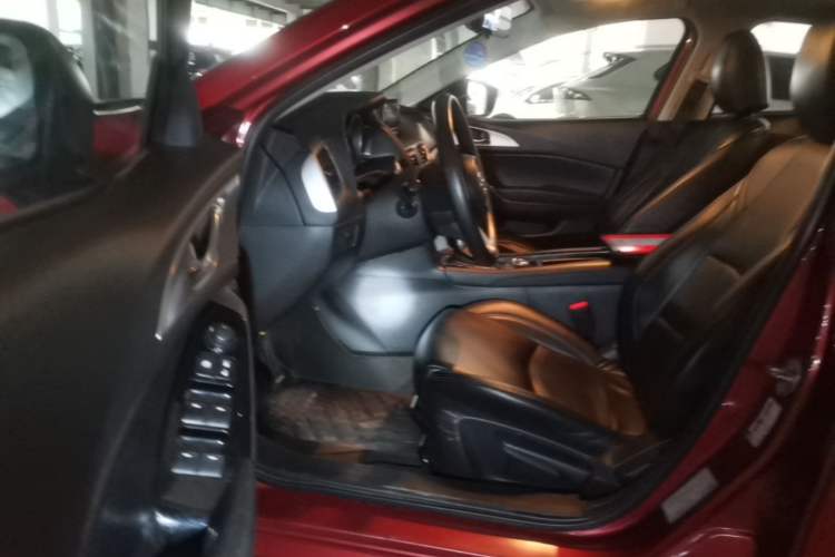 Used Mazda 3 Axela 2017 Sedan 1.5L Automatic Luxury Model Emission Standard China V Driver Seat