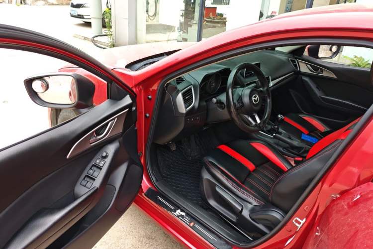 Used Mazda 3 Axela 2017 Sedan 1.5L Manual Comfort Model Emission Standard China V Driver Seat